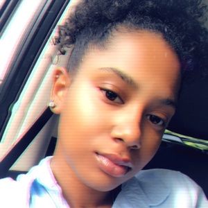 Meet your Posher, Nadia